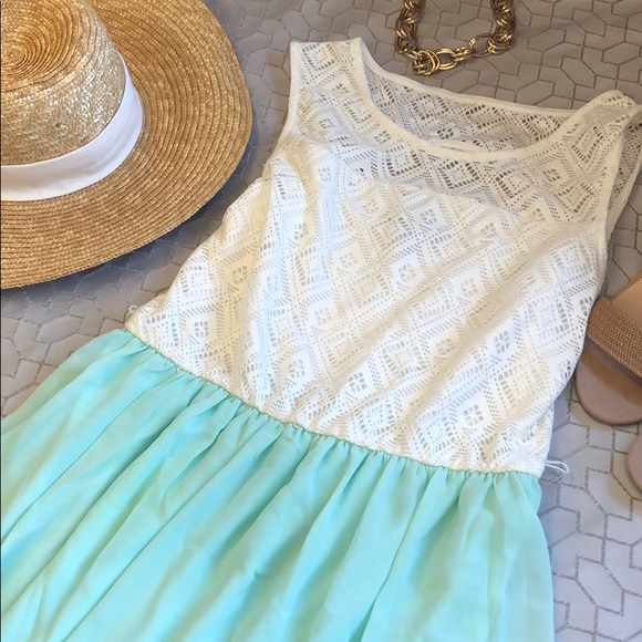 Lace white and green chiffon dress: size M - Picture 1 of 2